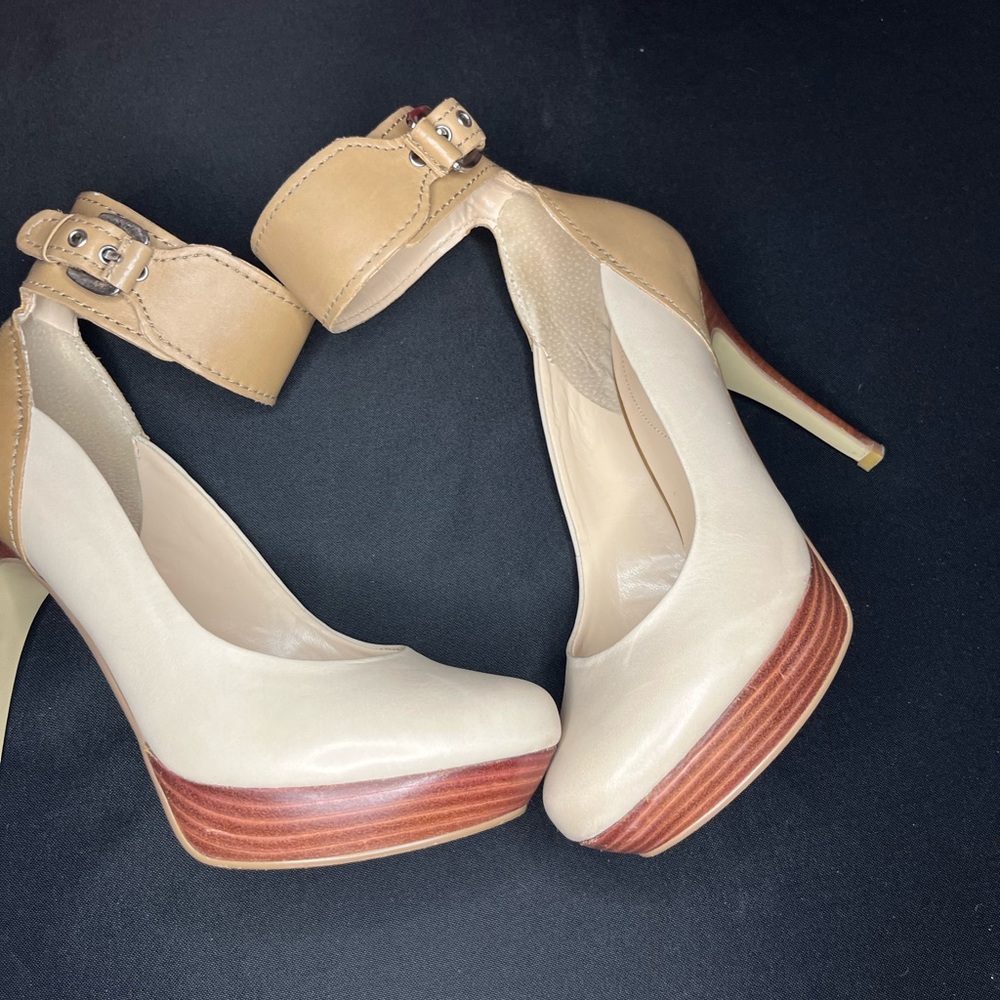 Two Tone Tan Guess Pumps W/Wide Ankle Straps